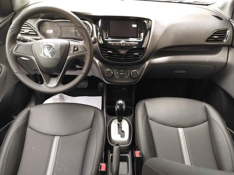 Loạt ô tô mới lắp ráp trong nước giá từ 395 triệu đồng