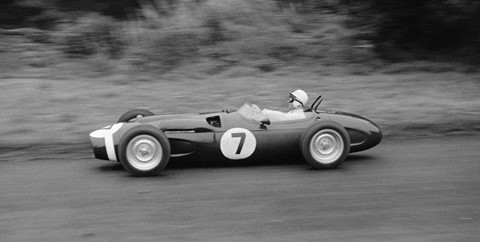 5 cong nghe thua huong tu xe dua F1 da thay doi the gioi oto hinh anh 5