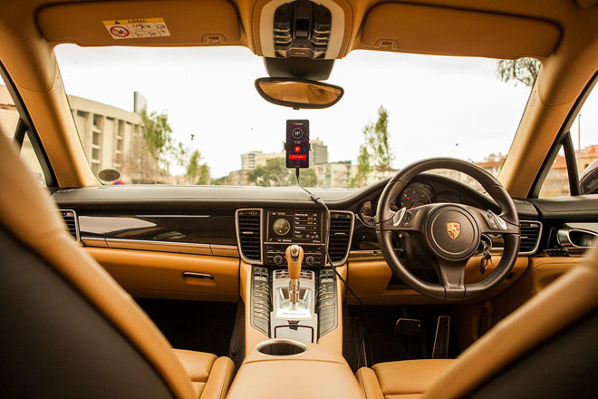 Kho khan du duong, Huawei van cong bo phat trien xe tu lai hinh anh 1