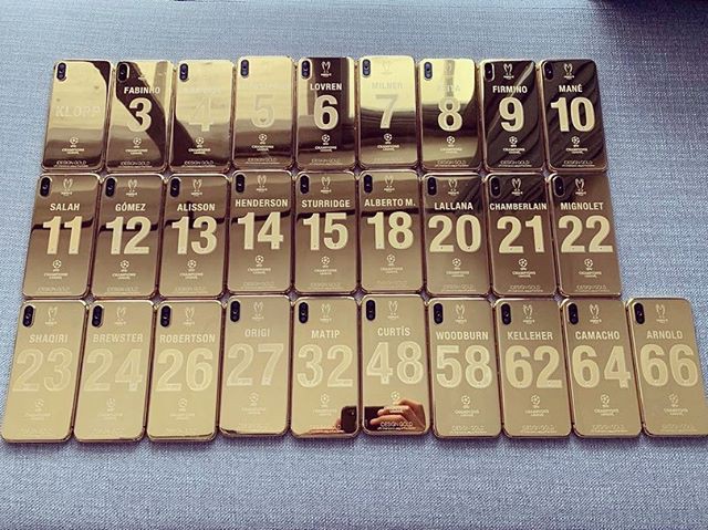 Vô địch C1, 27 cầu thủ Liverpool cùng HLV Jurgen Klopp được tặng mỗi người 1 chiếc iPhone X mạ vàng 24K - Ảnh 3. Vô địch C1, 27 cầu thủ Liverpool cùng HLV Jurgen Klopp được tặng mỗi người 1 chiếc iPhone X mạ vàng 24K - Ảnh 3.