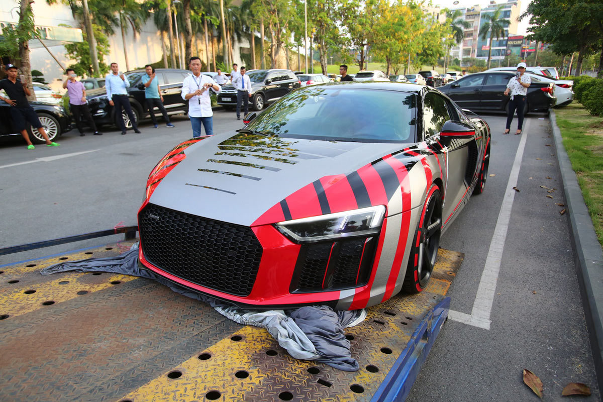 Cường Đô la: Lái siêu xe khó nhất là kiềm hãm bản thân