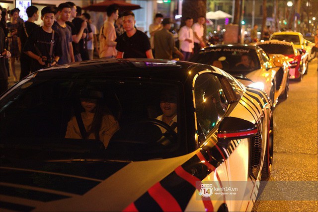 Trước thềm đám cưới, Cường Đô La và Đàm Thu Trang gây chú ý cùng dàn siêu xe bạc tỷ - Ảnh 2.