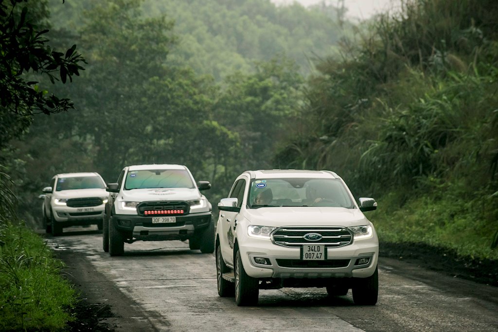 Giảm giá hơn trăm triệu ở đại lý, Ford Everest đạt doanh số kỷ lục
