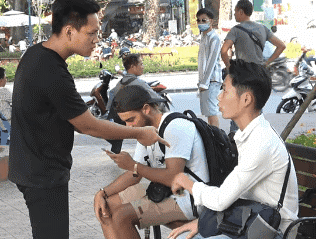 Do trung len dau me va nhung lan YouTuber gay phan no vi lam lo hinh anh 5