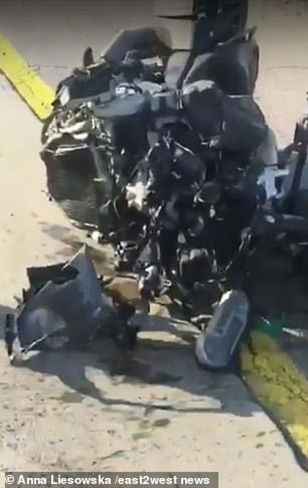 Lái xe 130 km/giờ bằng chân và nhắn tin, blogger nổi tiếng thiệt mạng