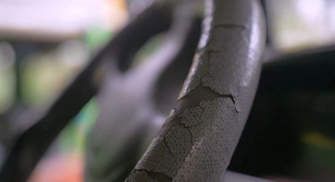 Kem chong nang, nuoc rua tay pha hong noi that oto hinh anh 2