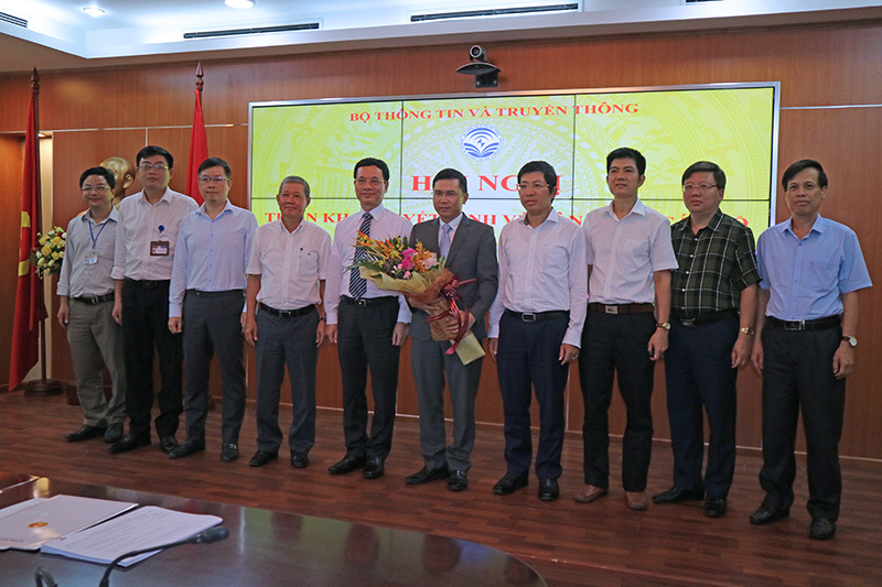 Bộ trưởng TT&TT trao quyết định bổ nhiệm Tổng biên tập báo VietNamNet