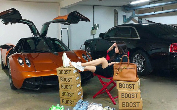Con gái đầu doanh nhân Phạm Trần Nhật Minh 'khoe' dàn đồ hiệu bên cạnh siêu xe Pagani Huayra đắt nhất Việt Nam