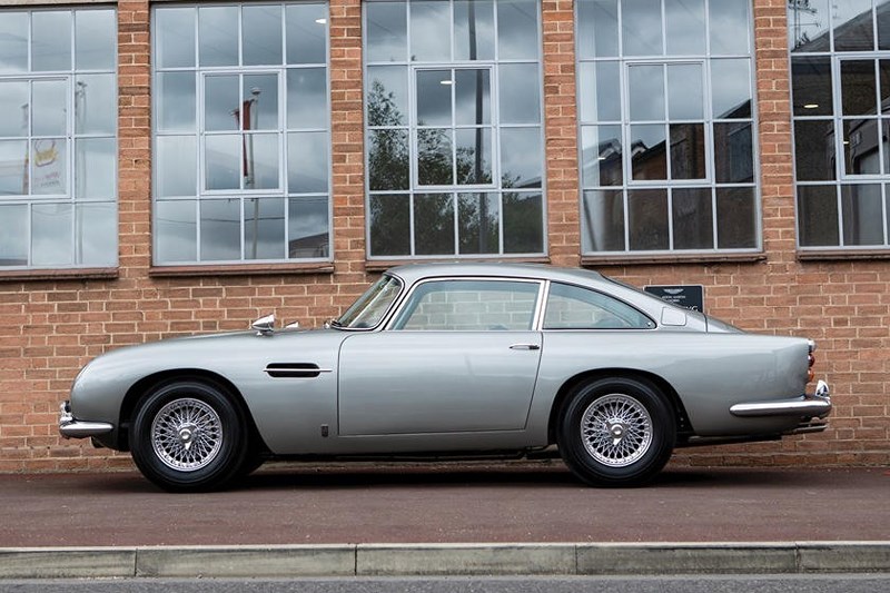 Xe cổ có 'tuổi thọ' nửa thế kỷ sắp được bán với giá hơn trăm tỷ đồng?