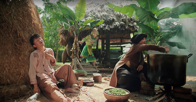 Dan mang thich thu voi 'vu tru van hoc' trong MV cua Hoang Thuy Linh hinh anh 5