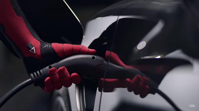 Sieu xe cua Audi sanh doi cung Spider-Man trong bom tan sap chieu hinh anh 2