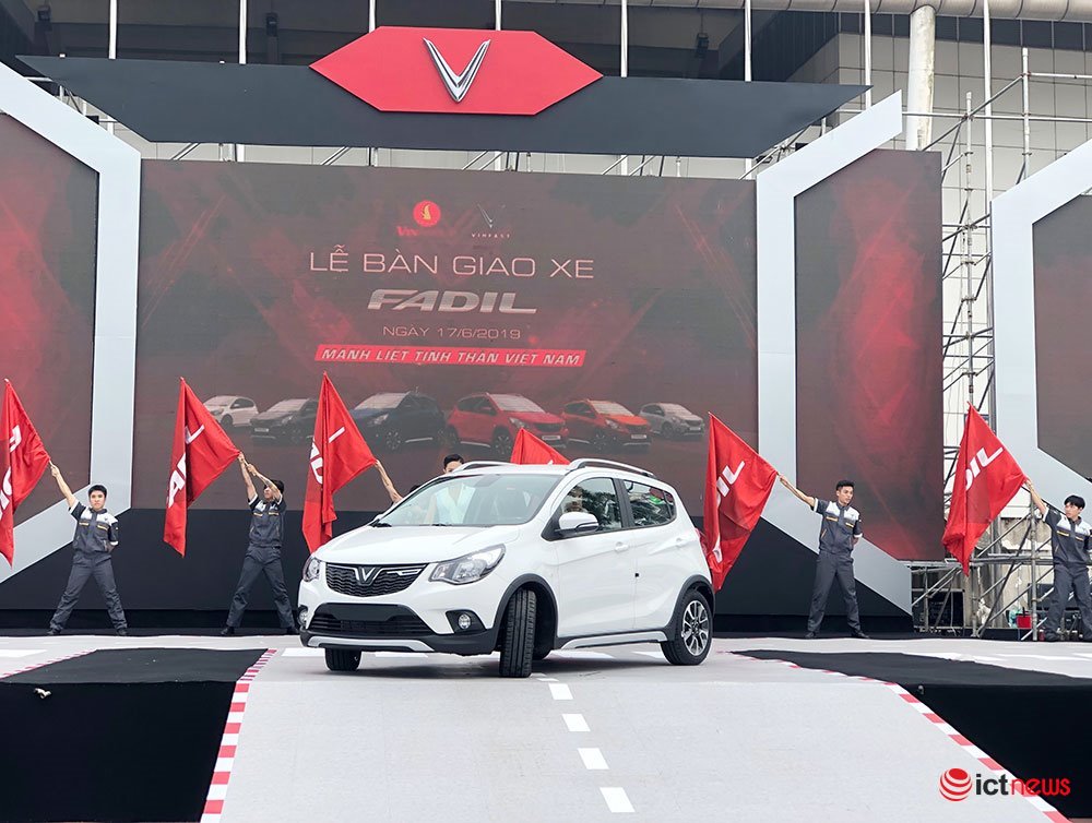 Xe hơi VinFast được trợ giá ít nhất 2 năm nữa