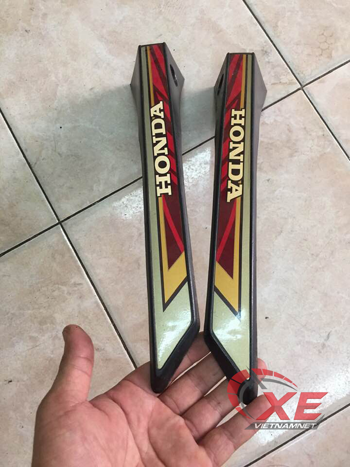 Dân chơi Hà Nội 'rã' Honda Dream Thái 180 triệu bán phụ tùng