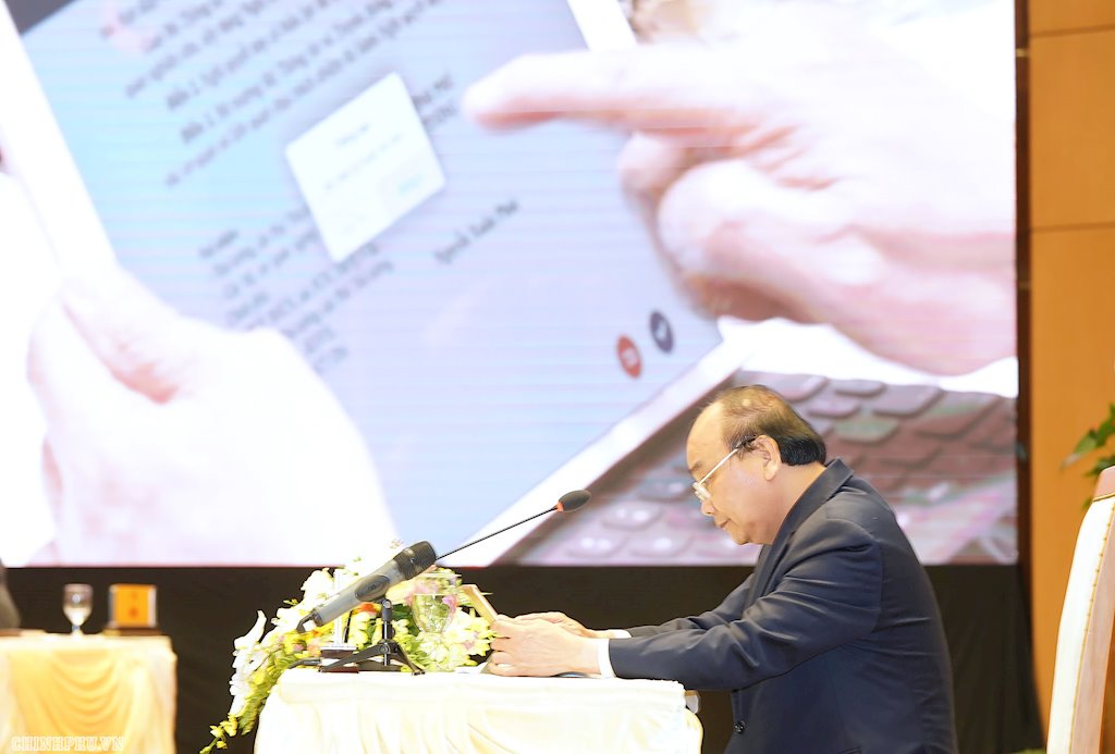 Chính phủ thông qua đề nghị xây dựng Nghị định về định danh và xác thực điện tử | Biểu quyết thông qua dự thảo Nghị quyết về đề nghị xây dựng Nghị định