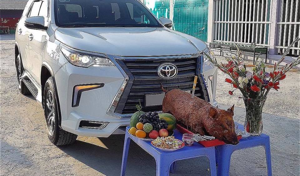 Miền Trung, Nam là những điểm đến du lịch hấp dẫn của đất nước Việt Nam với những bãi biển tuyệt đẹp, cảnh quan hữu tình và nền văn hóa đa dạng. Hãy xem hình ảnh để cảm nhận được sự đẹp đẽ và mê hồn của miền Trung, Nam Việt Nam.