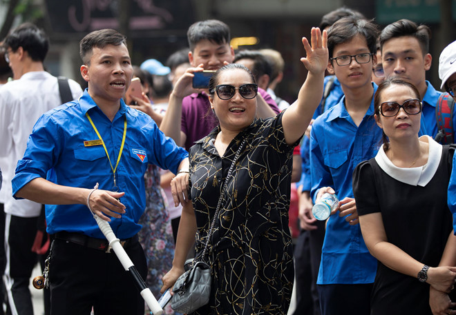 'Lam bai duoc khong con' - cau noi thay long me cha vao nhung ngay thi hinh anh 7