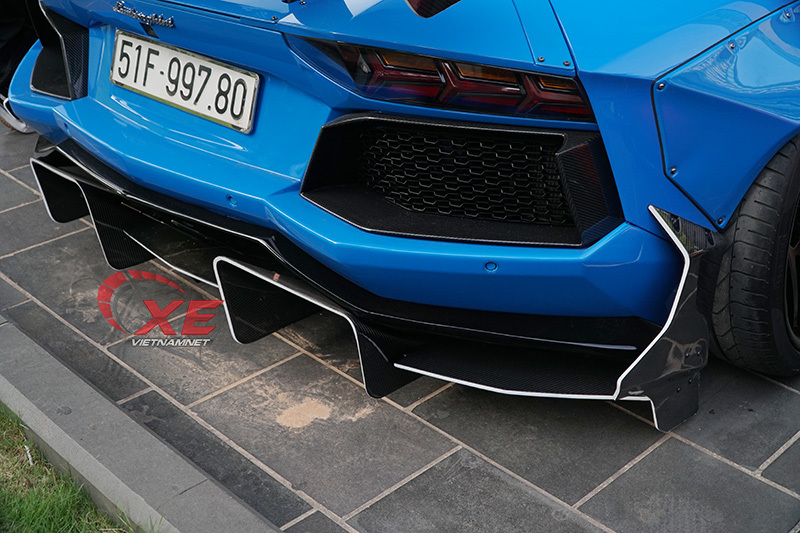 Doanh nhân Vũng Tàu nâng niu siêu bò Lamborghini Aventador hết mực