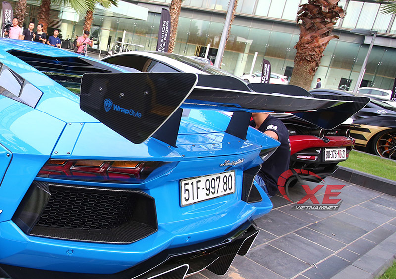 Doanh nhân Vũng Tàu nâng niu siêu bò Lamborghini Aventador hết mực