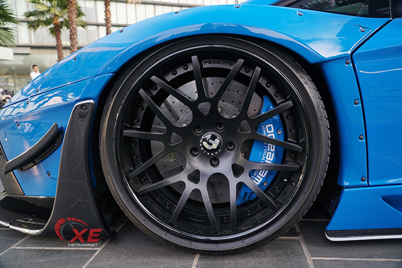 Doanh nhân Vũng Tàu nâng niu siêu bò Lamborghini Aventador hết mực