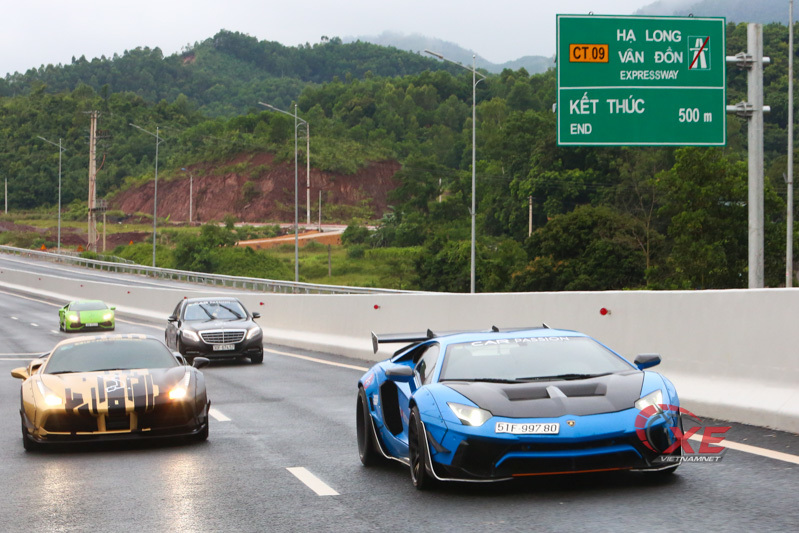 Doanh nhân Vũng Tàu nâng niu siêu bò Lamborghini Aventador hết mực