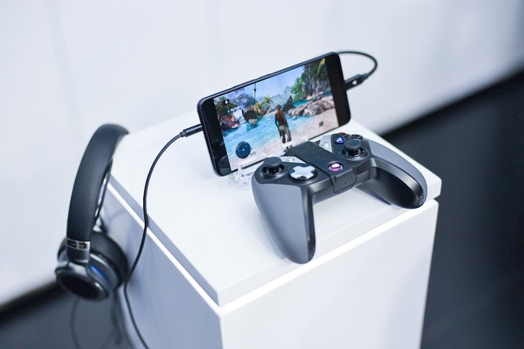 Vivo trình làng công nghệ 5G, sạc siêu nhanh 120W và kính thực tế ảo