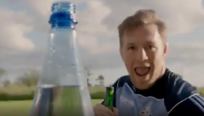 Internet phat sot voi thu thach da xoay mo nap chai hinh anh 5