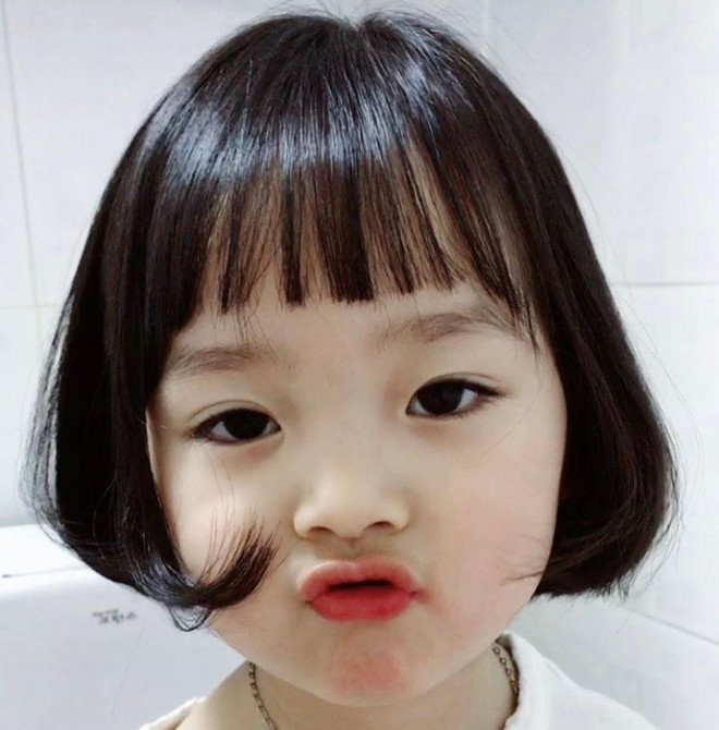 Cô bé Hàn Quốc với loạt biểu cảm đáng yêu xuất sắc này đang gây bão khắp mạng xã hội Đang yêu Trẻ con Dễ thương