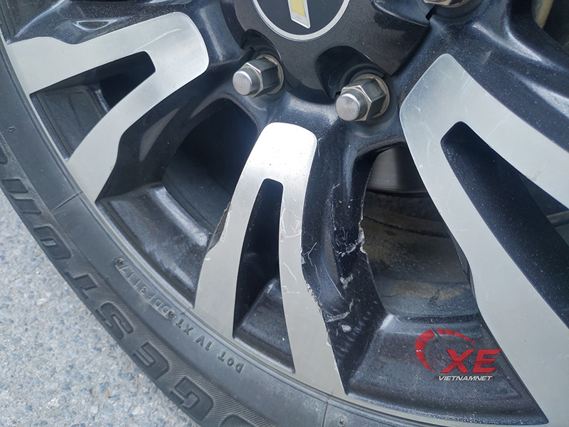 Gặp nạn nửa đêm, chủ xe bị cứu hộ chém giá đắt gấp 5 lần