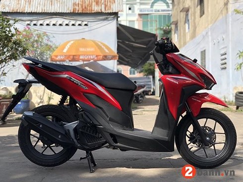 Xe máy Honda Vario 125 vàng cát nhập khẩu Indonesia 2021