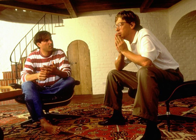 Bill Gates: 'Steve Jobs luôn có bùa chú để cứu Apple'