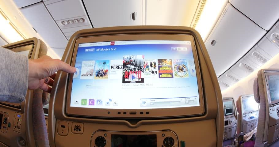 Bat ngo voi nhung do dung nhieu vi khuan nhat tren may bay hinh anh 19