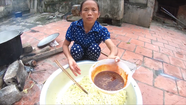 Bà Tân Vlog bất ngờ nhận được món quà siêu to khổng lồ từ con trai và cái kết! - Ảnh 6.