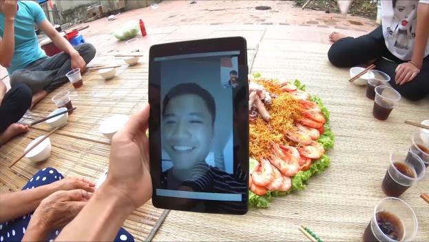 Bà Tân Vlog bất ngờ nhận được món quà siêu to khổng lồ từ con trai và cái kết! - Ảnh 9.