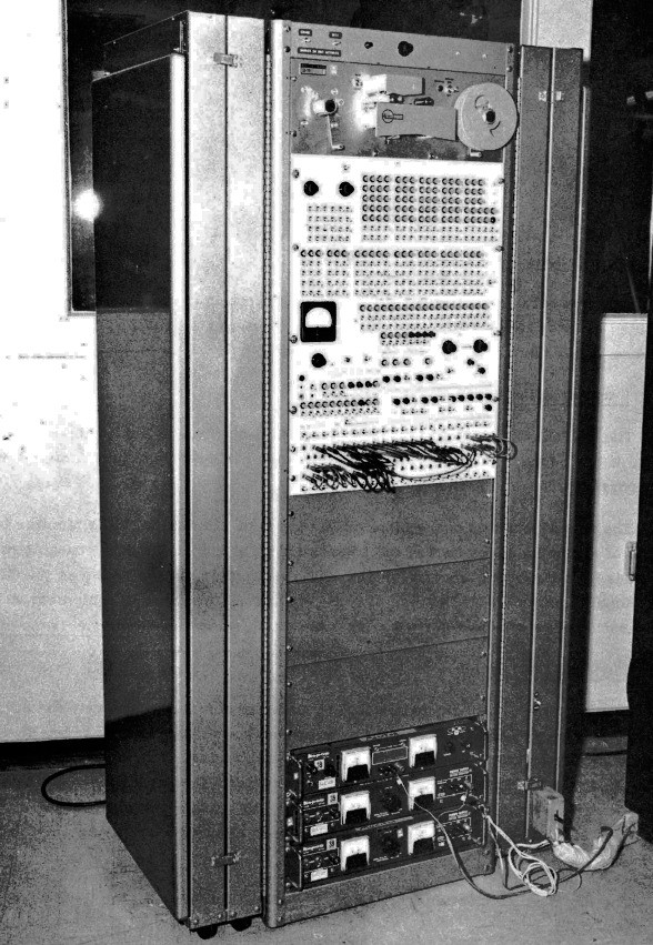 Thanh niên dùng máy tính từng đưa con người lên Mặt Trăng để đào Bitcoin, không hiểu đến kiếp nào mới được 1 BTC - Ảnh 1.