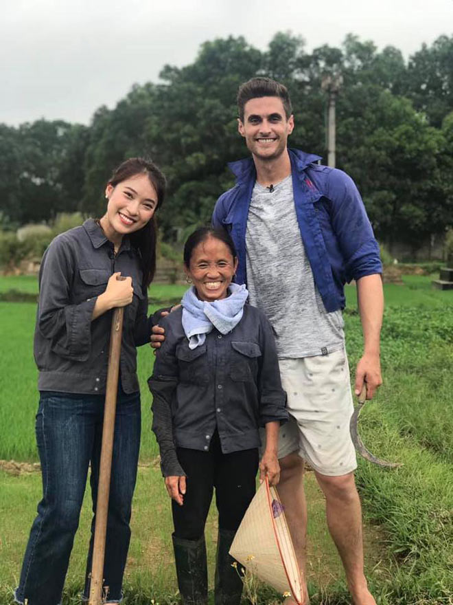 den nha ba tan vlog “an chuc”, ba co gai khien dan mang