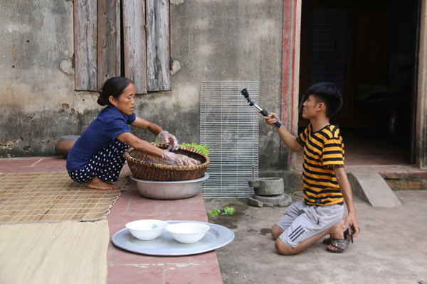 'Bà Tân Vlog' kiếm được bao tiền từ YouTube?