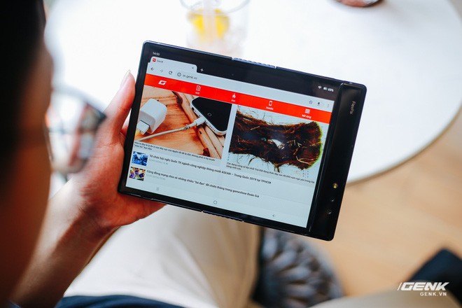 Trên tay Royole FlexPai: Smartphone màn hình gập đầu tiên trên thế giới - Ảnh 16.