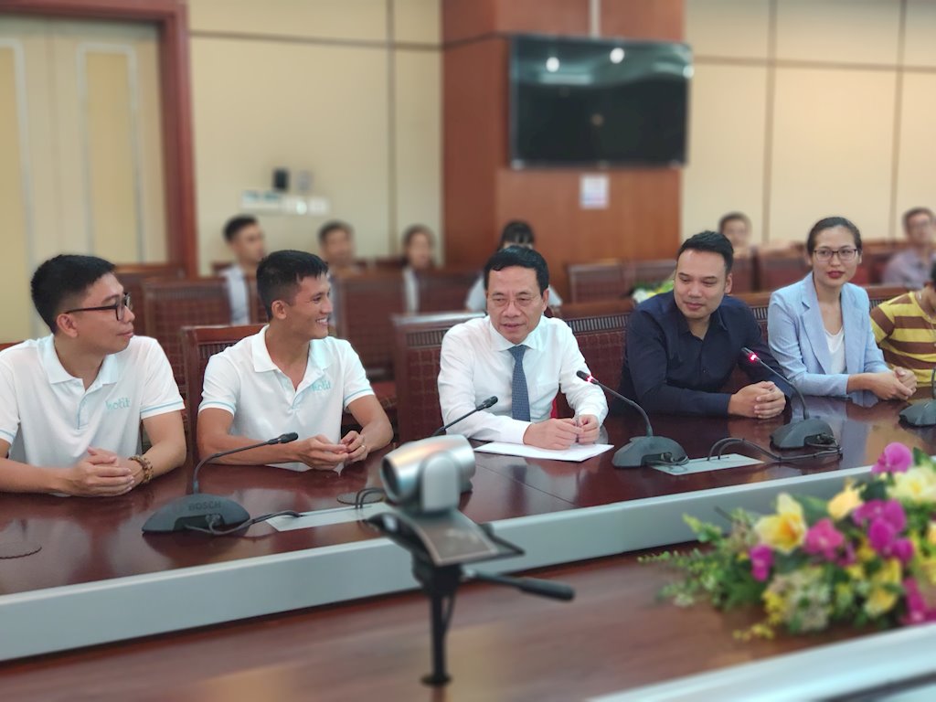 Bộ trưởng Nguyễn Mạnh Hùng: “Startup dùng công nghệ mới thay đổi mô hình kinh doanh cũ gặp khó khăn có thể tìm đến Bộ TT&TT”
