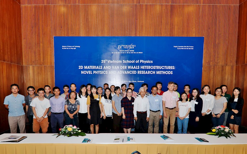 Trang bị cách vận dụng Machine Learning, AI cho các nhà khoa học vật lí trẻ