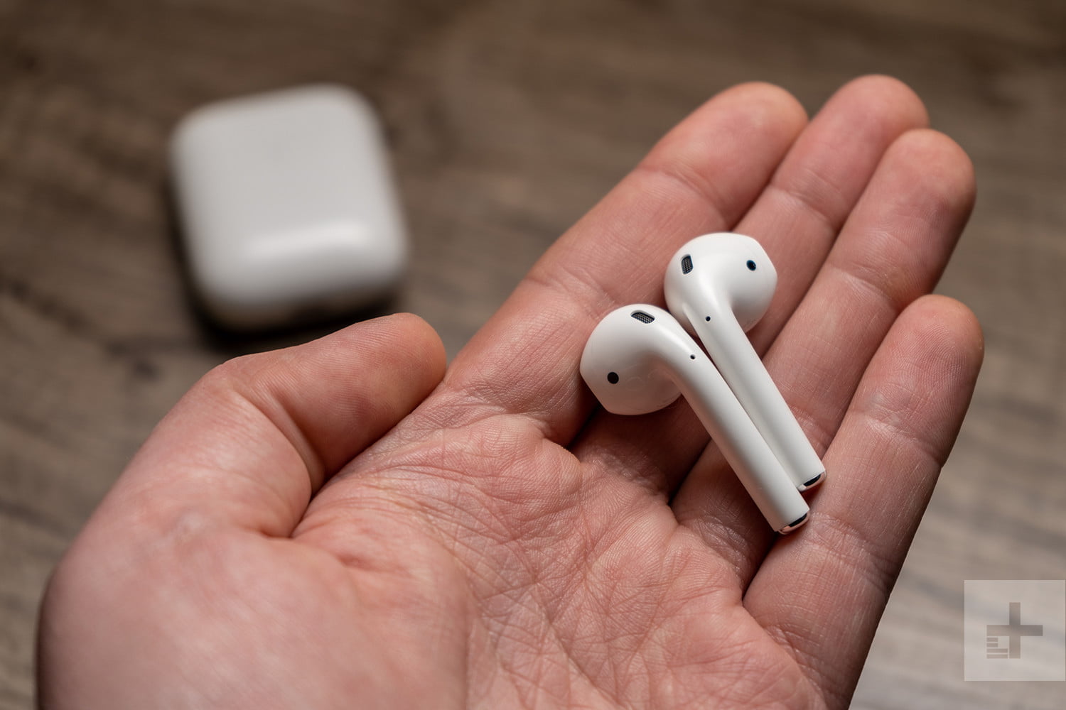 Шипят наушники airpods. Apple AIRPODS 2. Наушники Apple Earpods Pro 2. Наушники беспроводные Apple AIRPODS 2. Аирподс 1.