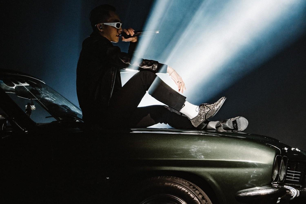 Son Tung M-TP xuat hien cung chiec xe nao tai liveshow Sky Tour? hinh anh 2