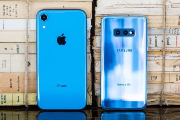 Apple và Samsung gặp khó khăn với phân khúc điện thoại cao cấp