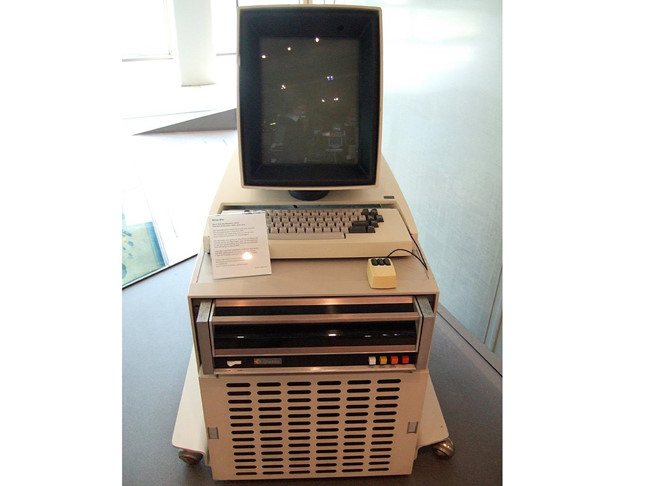 6 mon do cong nghe doi co co gia 'tren troi' hinh anh 5