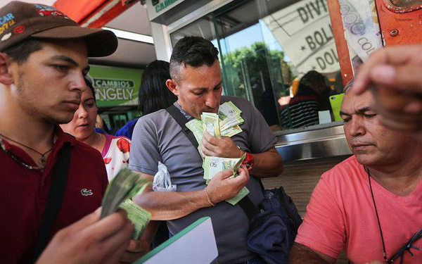 Câu chuyện mua smartphone tại Venezuela, quốc gia có nền kinh tế lạm phát 1.000.000%