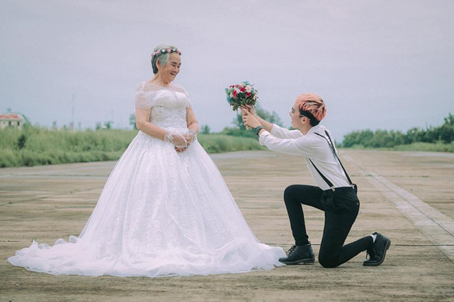 Bo anh ‘Noi toi mac vay cuoi’ gay thich thu voi ‘co dau’ 88 tuoi hinh anh 7