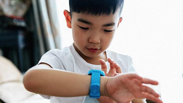 Dong ho dinh vi Trung Quoc ban day tren mang sau vu truong Gateway hinh anh 1