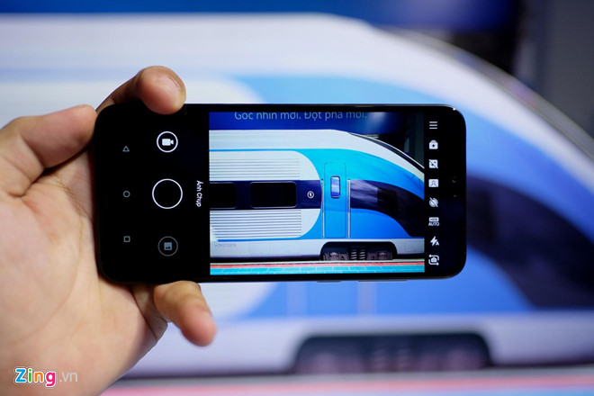 Giua thang 8, nhung smartphone nay dang giam gia tien trieu tai VN hinh anh 3