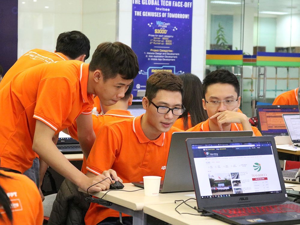 FPT Aptech tặng 100 suất học bổng tổng trị giá nửa tỉ đồng cho các tân sinh viên