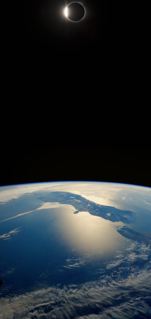 Loạt hình nền mà bất kỳ ai vừa mua Galaxy Note 10 cũng muốn cài ngay để tận dụng nốt ruồi duyên - Ảnh 4.