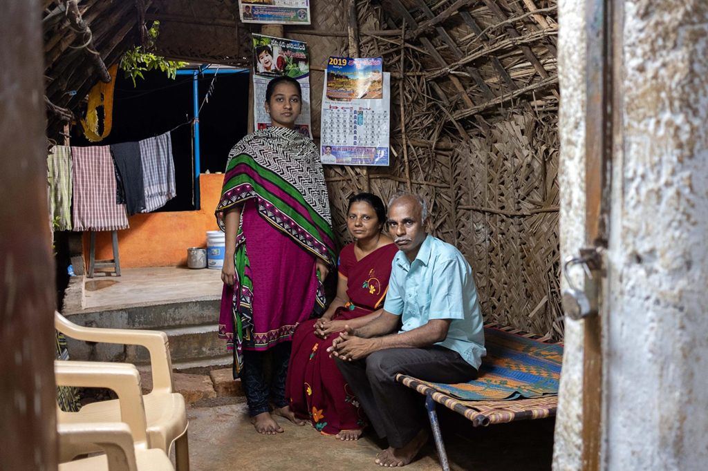 Tuong lai Apple tren doi vai nhung phu nu luong 4 USD/ngay hinh anh 12